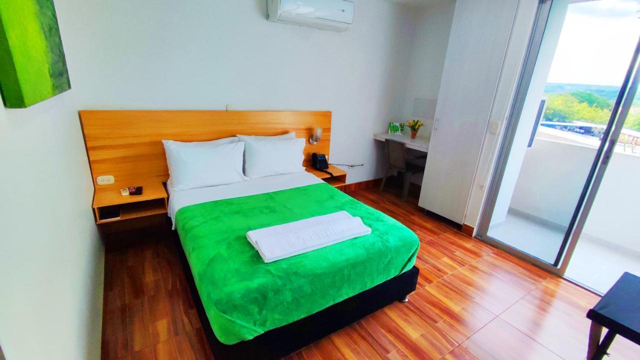 Hotel Berdez Неива Екстериор снимка