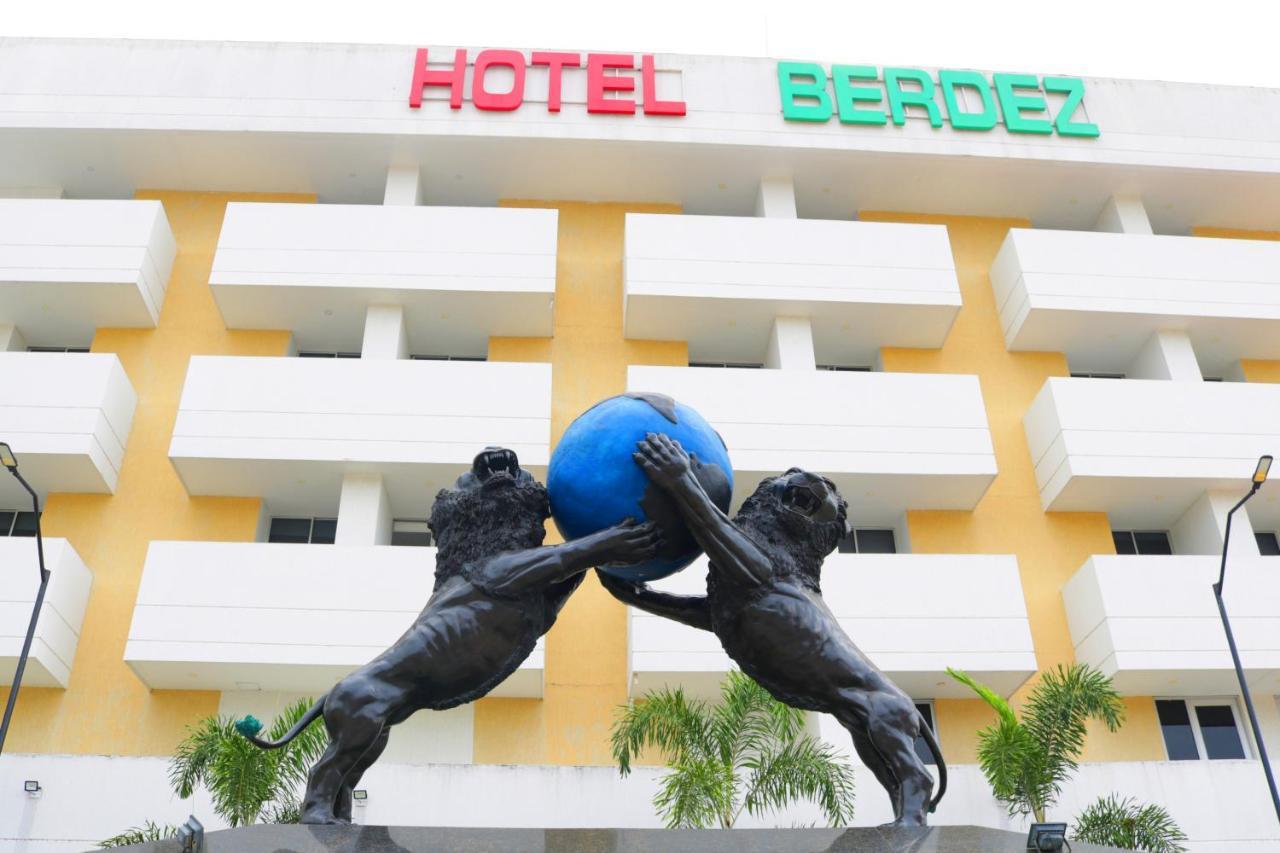 Hotel Berdez Неива Екстериор снимка