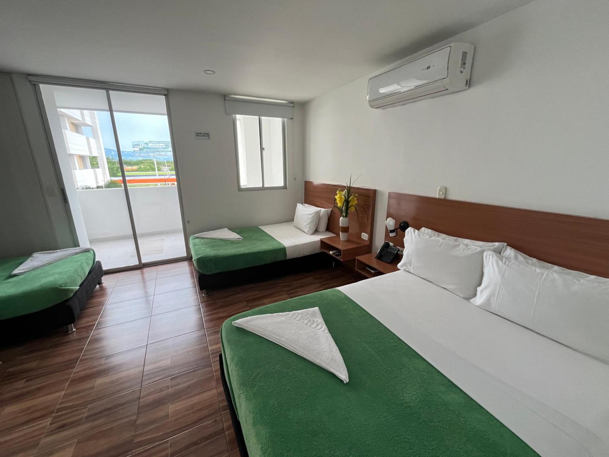 Hotel Berdez Неива Екстериор снимка