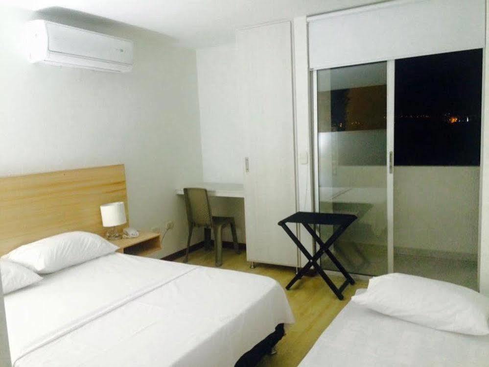 Hotel Berdez Неива Екстериор снимка